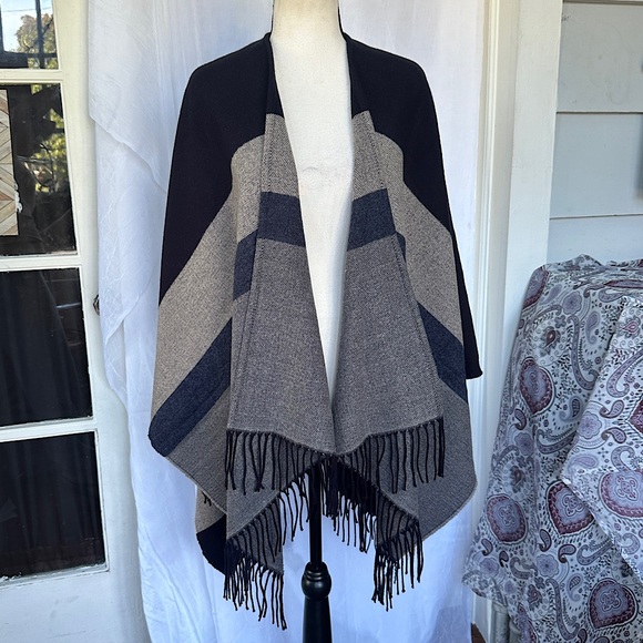 Uniqlo 2-Way Style Blanket Poncho Cape Jacket Color Block Print - Picture 1 of 17